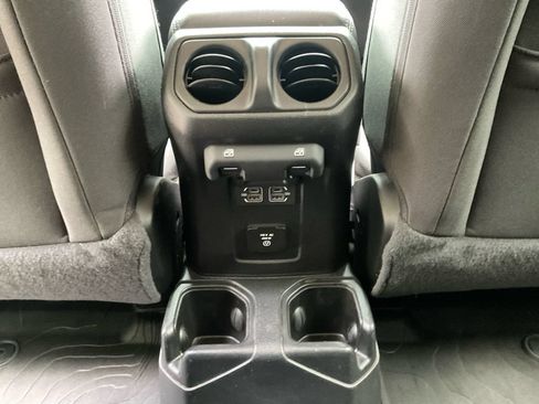 Used 2021 Jeep Gladiator Overland w/ Cold Weather Group AWD/4WD image 22