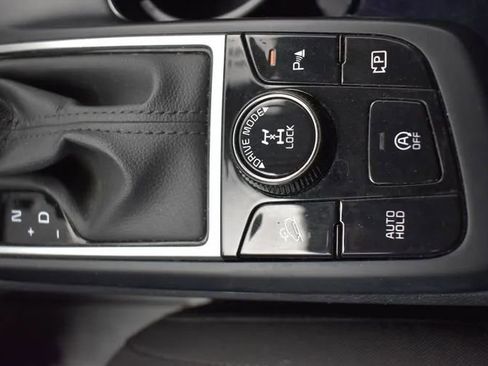 Used 2025 Kia Sportage LX AWD/4WD image 33