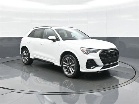 New 2025 Audi Q3 2.0T Premium image 1