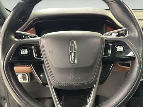Used 2023 Lincoln Aviator Reserve w/ Equipment Group 201A AWD/4WD image 12