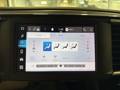 Used 2023 Chrysler Voyager LX FWD image 24