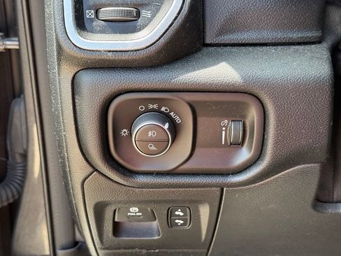 Used 2021 RAM 1500 Big Horn RWD image 21