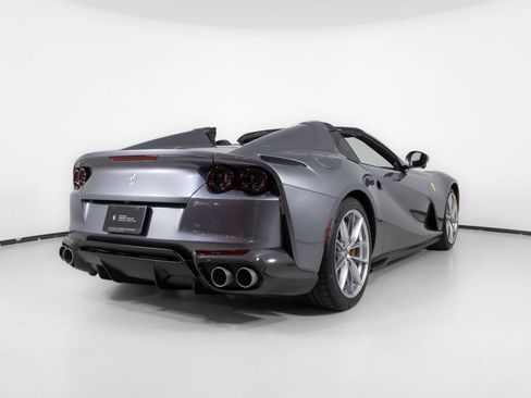 Used 2021 Ferrari 812 GTS RWD image 8