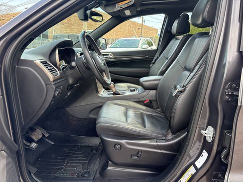 Used 2017 Jeep Grand Cherokee Limited AWD/4WD image 23
