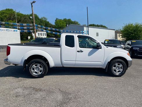 Used 2008 Nissan Frontier SE w/ SE Value Truck Pkg AWD/4WD image 8