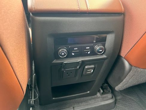 Used 2021 Chevrolet Traverse High Country AWD/4WD image 21