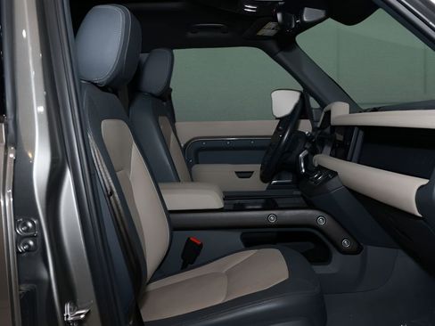Used 2023 Land Rover Defender 110 X-Dynamic SE image 18
