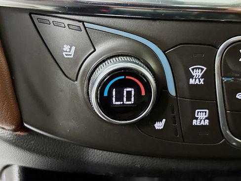 Used 2018 Chevrolet Traverse High Country AWD/4WD image 23