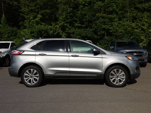 Certified 2023 Ford Edge Titanium w/ Equipment Group 301A AWD/4WD image 9