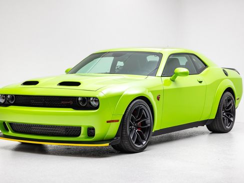 Used 2023 Dodge Challenger SRT Hellcat image 1