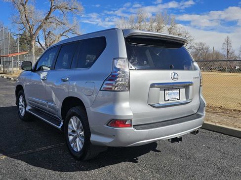 Used 2016 Lexus GX 460 w/ Premium Package image 3