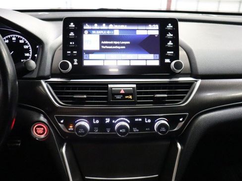 Used 2018 Honda Accord Sport image 40