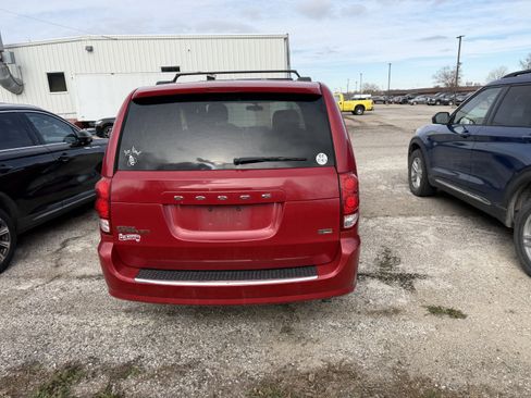 Used 2012 Dodge Grand Caravan SXT image 8