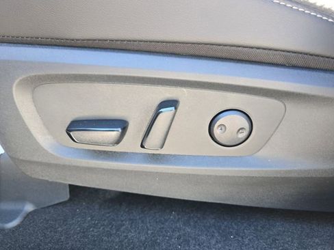 New 2025 Nissan Pathfinder SL image 14