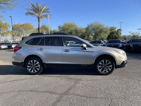Used 2017 Subaru Outback 3.6R Limited image 5