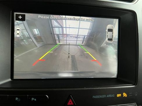 Used 2017 Ford Explorer Platinum image 24