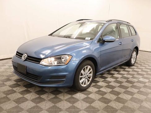 Used 2015 Volkswagen Golf S FWD image 1