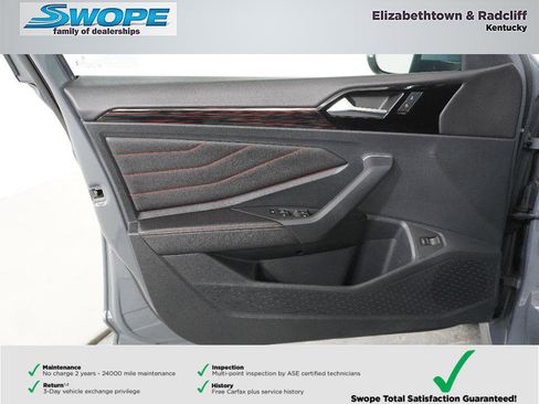 Used 2023 Volkswagen Jetta GLI Autobahn image 13