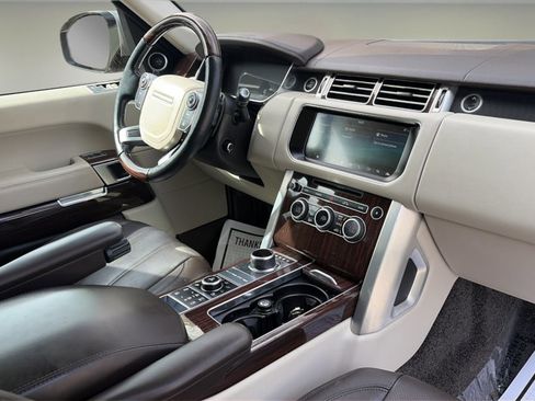 Used 2017 Land Rover Range Rover HSE image 10