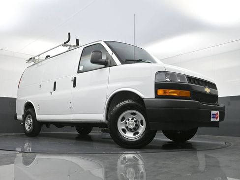 Used 2022 Chevrolet Express 2500 w/ Driver Convenience Package RWD image 19