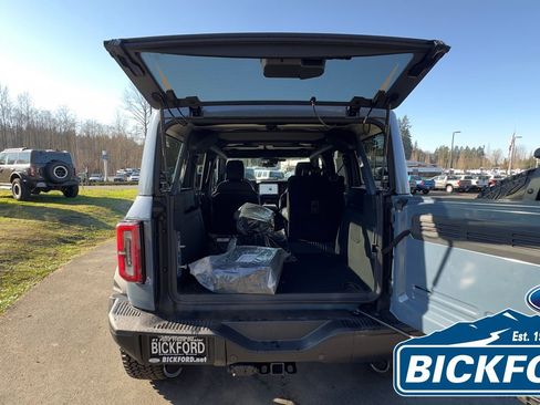 New 2025 Ford Bronco Badlands image 8