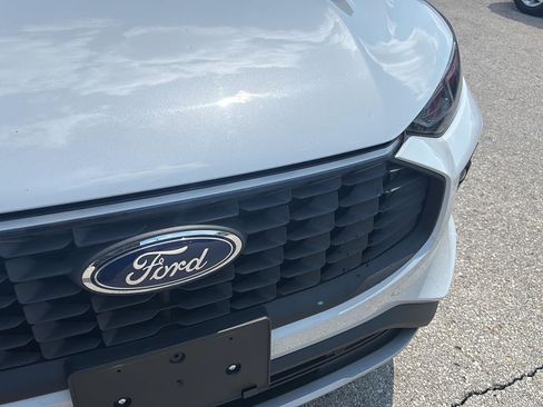Used 2025 Ford Escape Platinum AWD/4WD image 30