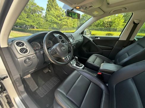 Used 2017 Volkswagen Tiguan Wolfsburg Edition FWD image 9