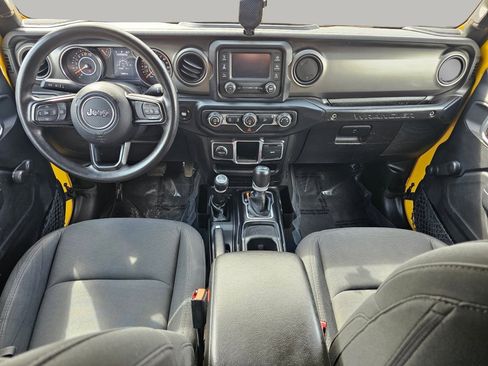 Used 2019 Jeep Wrangler Sport AWD/4WD image 2