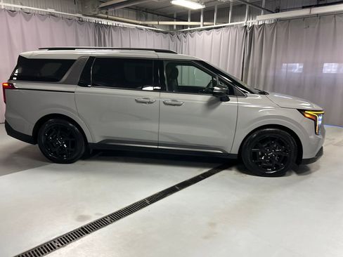 Used 2025 Kia Carnival SX Prestige FWD image 8