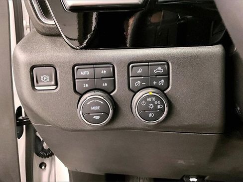 Used 2022 Chevrolet Silverado 1500 High Country w/ High Country Premium Package image 38