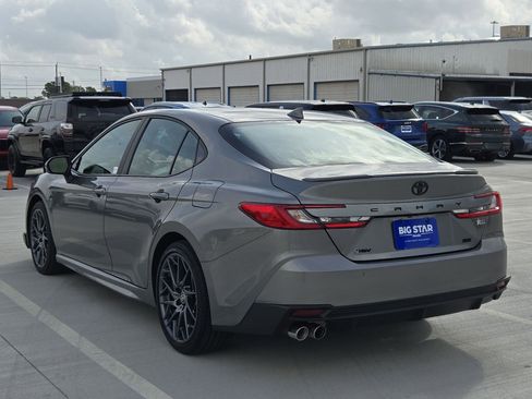 Used 2025 Toyota Camry SE w/ Convenience Package image 6