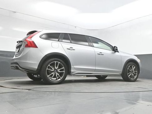 Used 2017 Volvo V60 T5 Cross Country w/ Convenience Package AWD/4WD image 40
