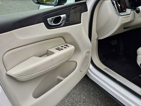 Certified 2023 Volvo XC60 T8 Plus w/ Climate Package image 20