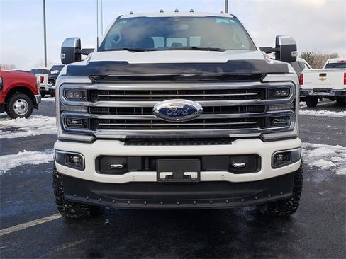 Used 2024 Ford F250 Limited image 2