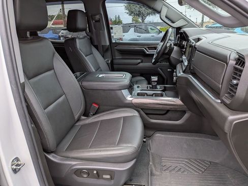 Used 2022 Chevrolet Silverado 1500 LTZ w/ LTZ Premium Package AWD/4WD image 31