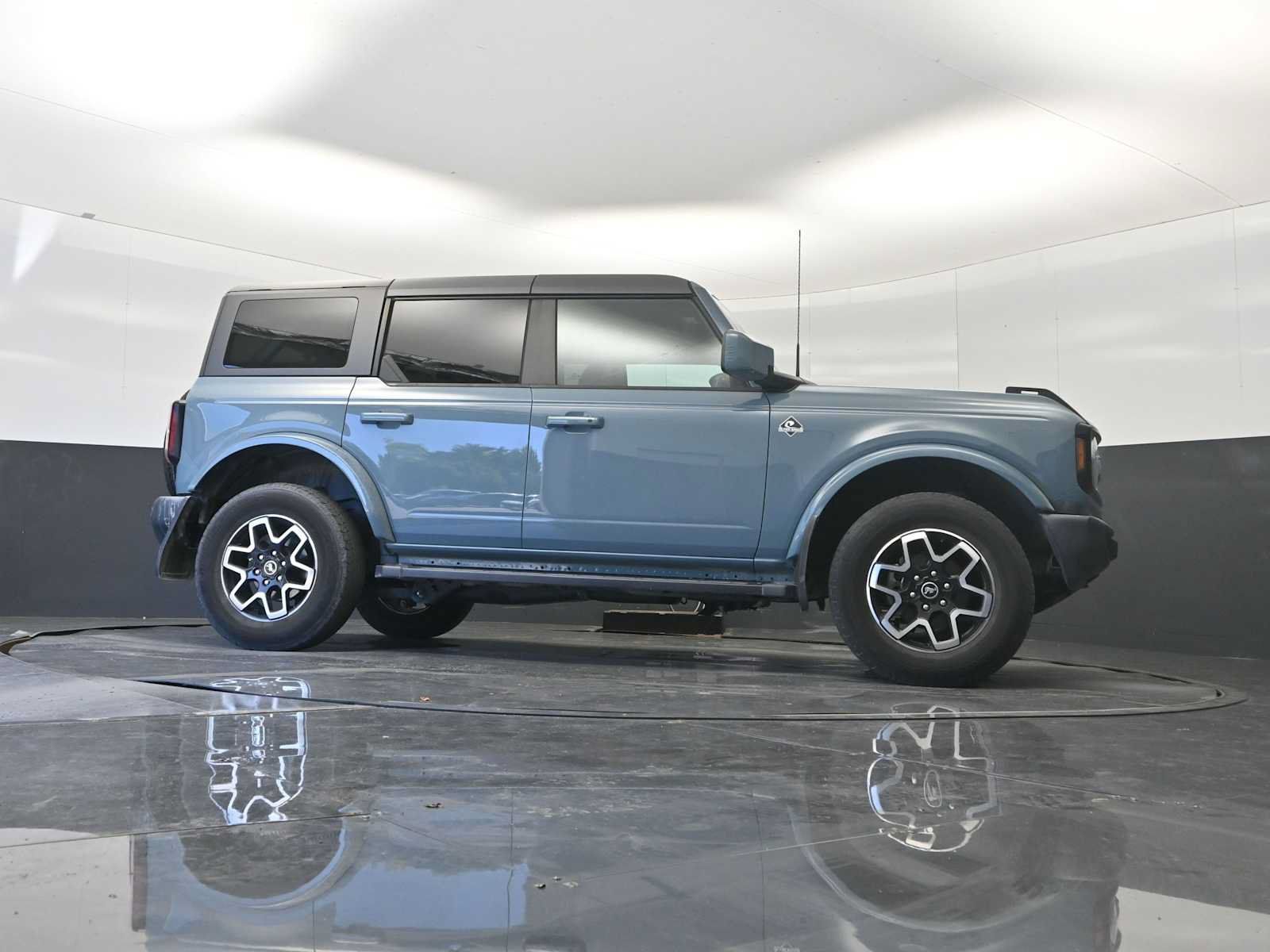 Used 2022 Ford Bronco Outer Banks AWD/4WD image 28