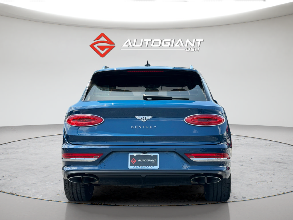 Used 2023 Bentley Bentayga AWD/4WD image 7