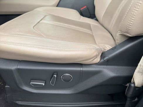 Used 2022 Ford Expedition Limited image 25