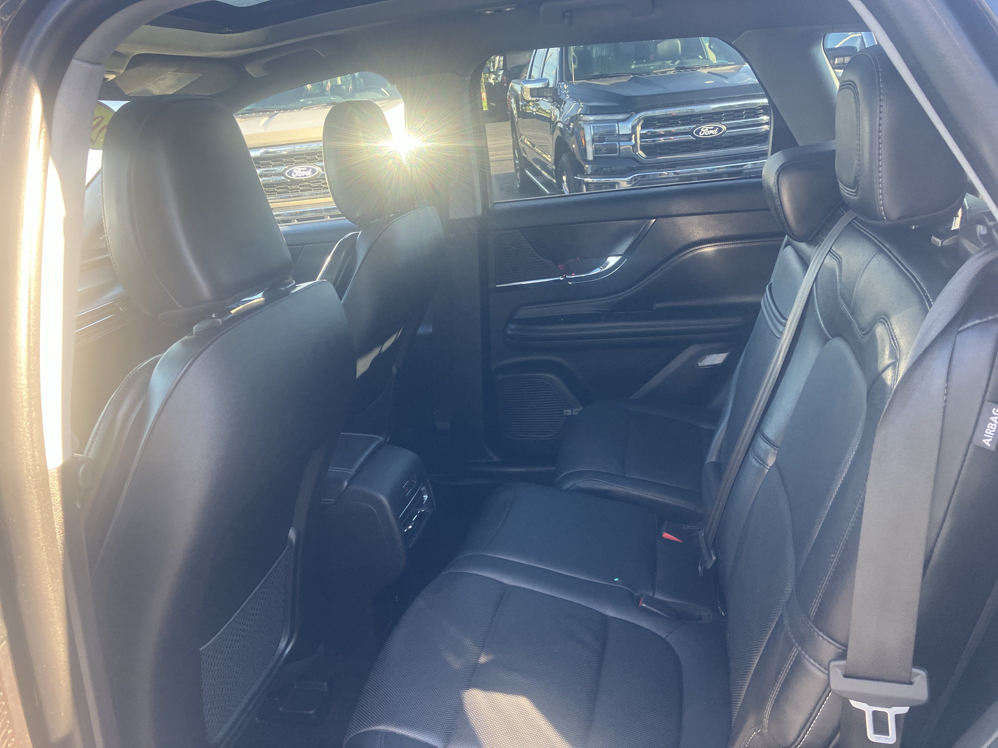 Used 2022 Lincoln Corsair AWD w/ Premium Package image 18