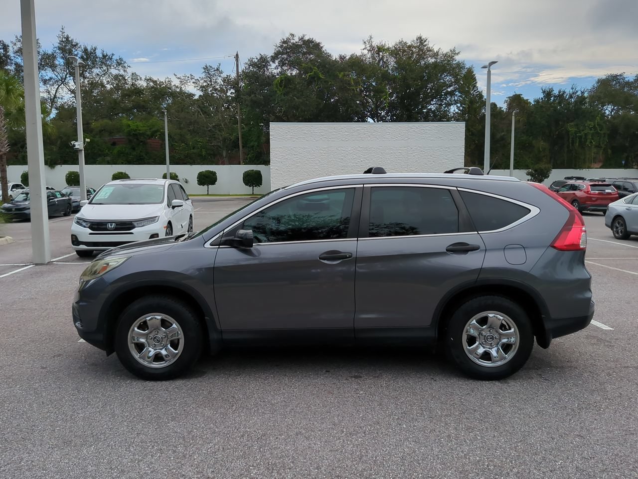 Used 2016 Honda CR-V LX image 4