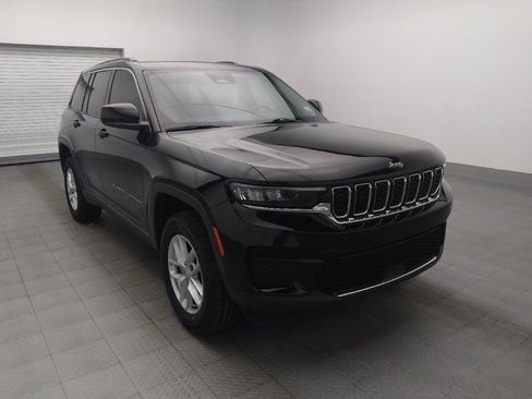Used 2023 Jeep Grand Cherokee Laredo RWD image 13