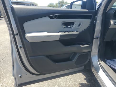 Used 2023 Honda Pilot Touring image 22