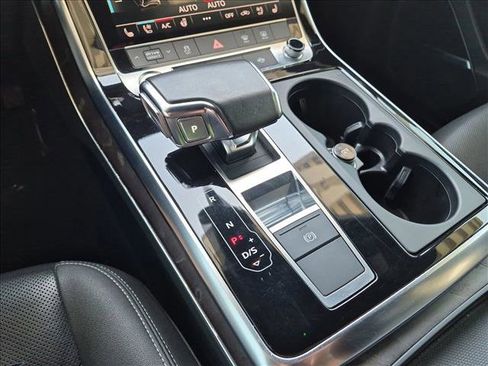 Used 2020 Audi Q8 Premium Plus w/ Premium Plus Package AWD/4WD image 12