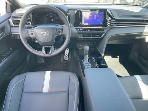 Used 2026 Toyota Camry SE AWD/4WD image 10
