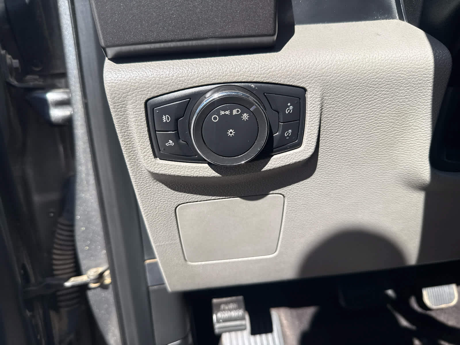 Used 2016 Ford F150 XLT AWD/4WD image 26