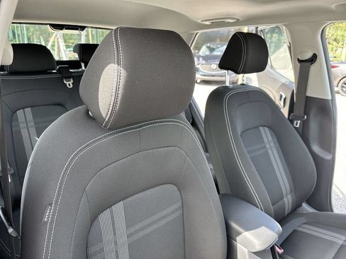 Used 2023 Hyundai Venue SEL w/ Cargo Package FWD image 44