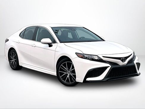 Used 2022 Toyota Camry SE FWD image 13