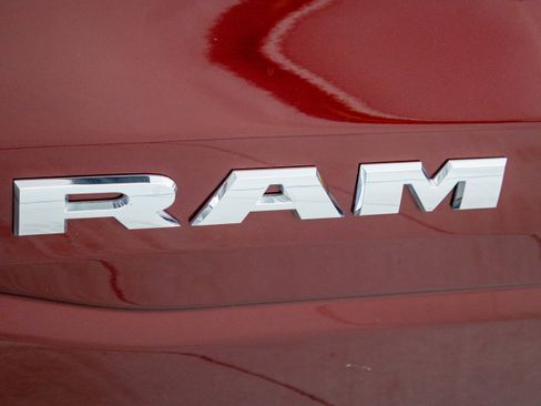 Used 2024 RAM 1500 Laramie AWD/4WD image 33