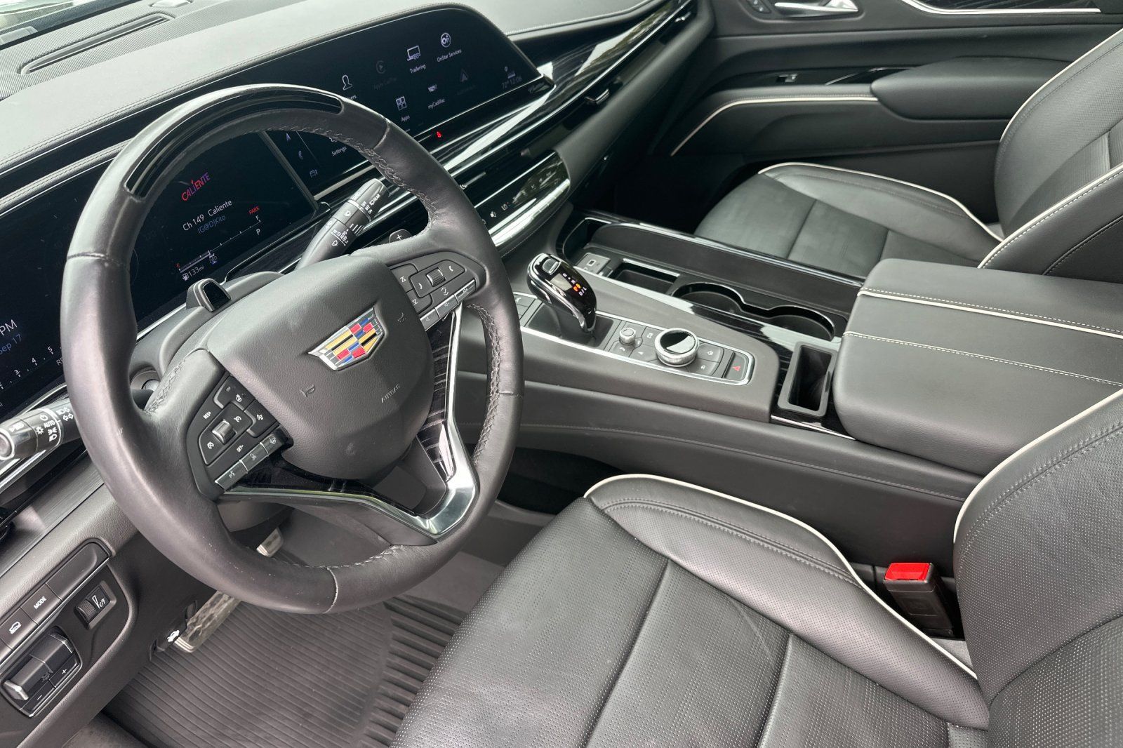 Certified 2023 Cadillac Escalade ESV Sport w/ LPO, ONYX Package AWD/4WD image 9