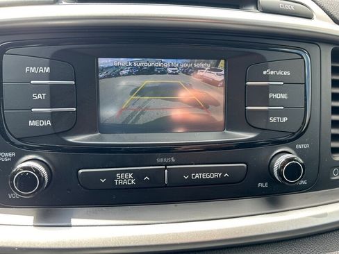 Used 2016 Kia Sorento LX AWD/4WD image 16